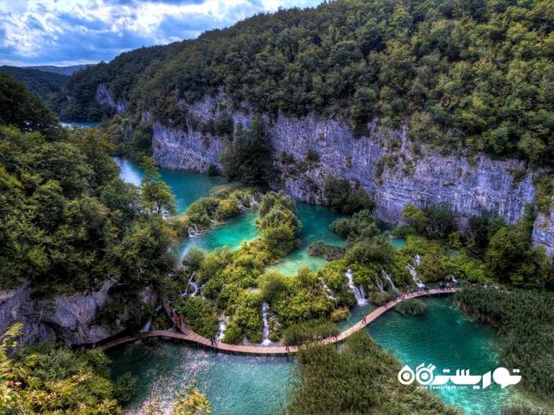 4- پارک ملی دریاچه های پلتیویک (Plitvice Lakes National Park)، کرواسی