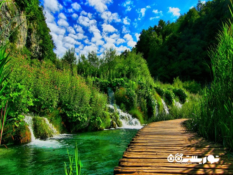 4- پارک ملی دریاچه های پلتیویک (Plitvice Lakes National Park)، کرواسی