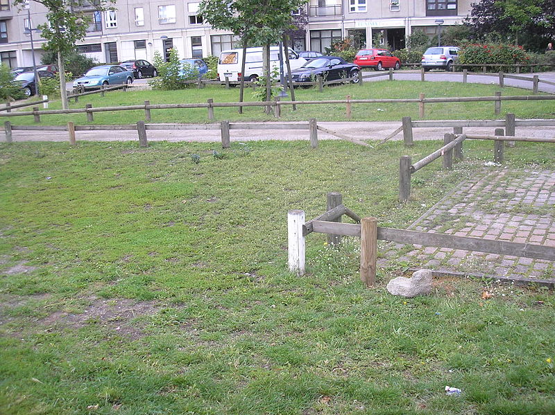 http://upload.wikimedia.org/wikipedia/commons/thumb/7/79/Place_Of_the_F%C3%BChrerbunker_P7120036.JPG/800px-Place_Of_the_F%C3%BChrerbunker_P7120036.JPG