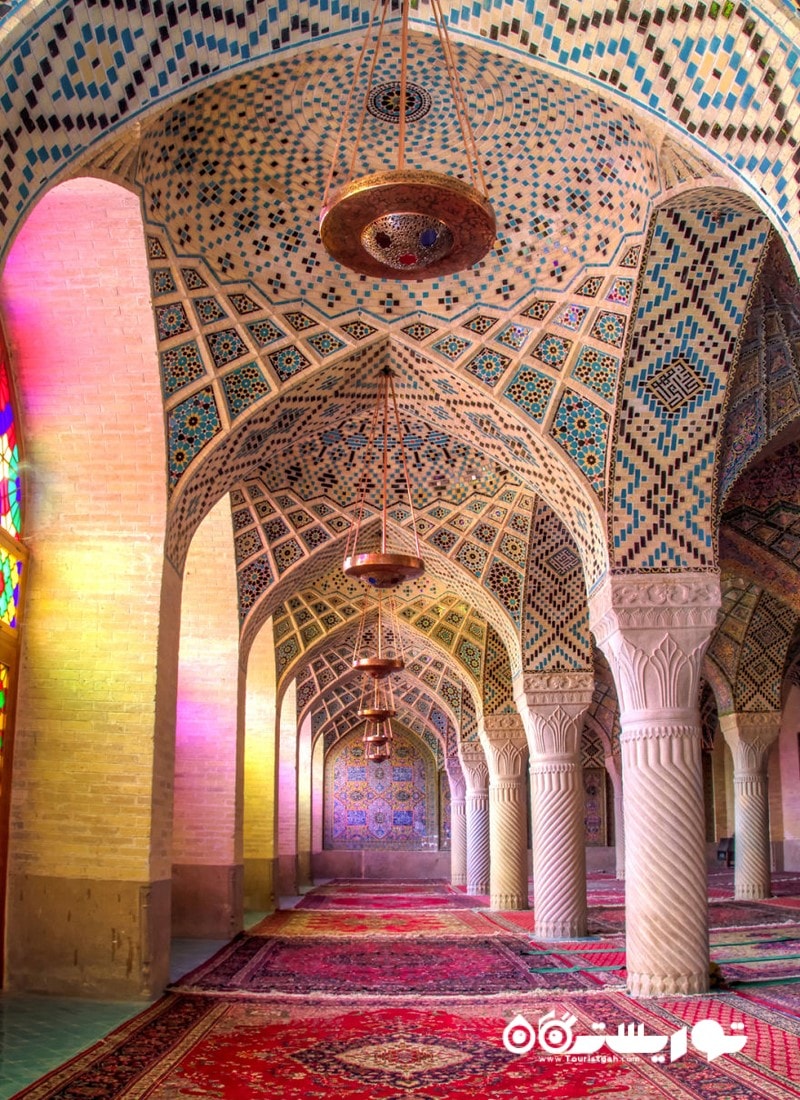 آرامش رنگ ها مسجد نصیر الملک