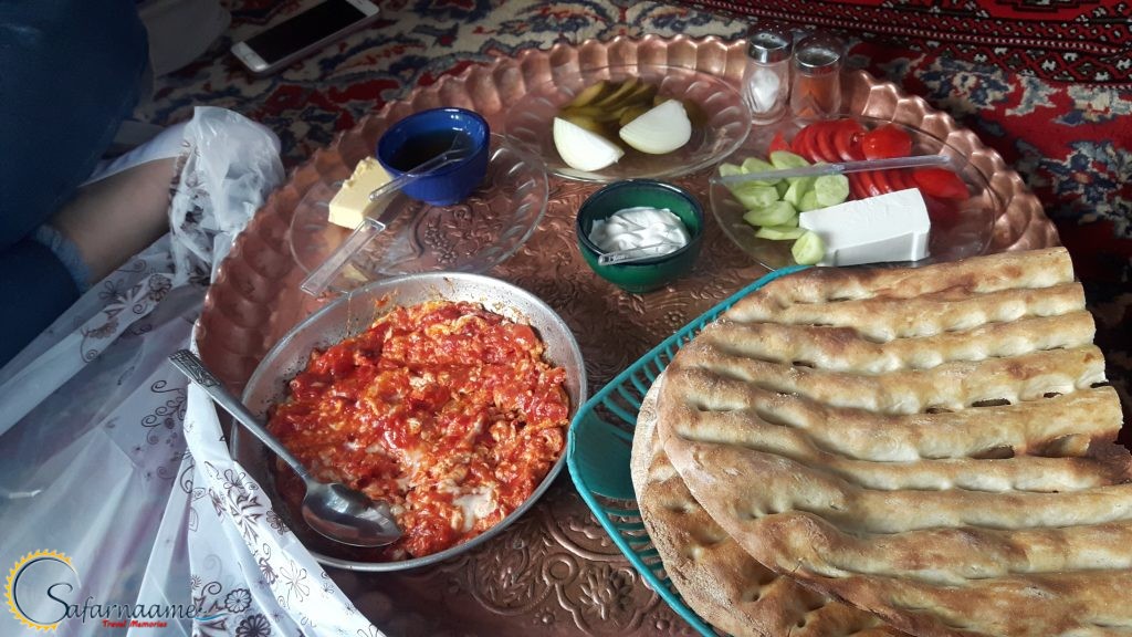 صبحانه در جاده چالوس در سایت سفرنامه
